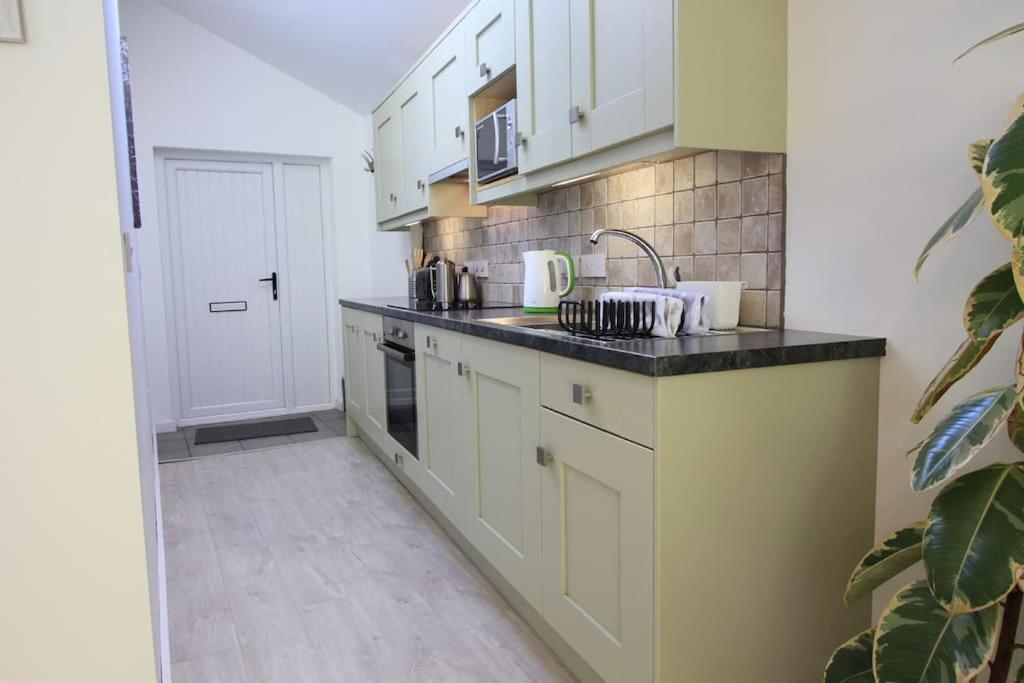 Orchard Nook - Sleeps 4, 2 Bedrooms Kendal Exterior photo